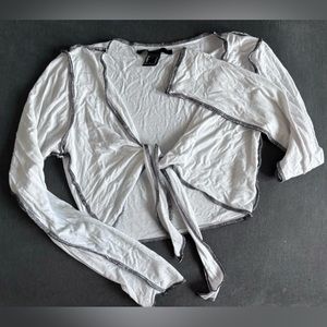 🍑FOREVER 21 Tie-Front Stitch Crop Top